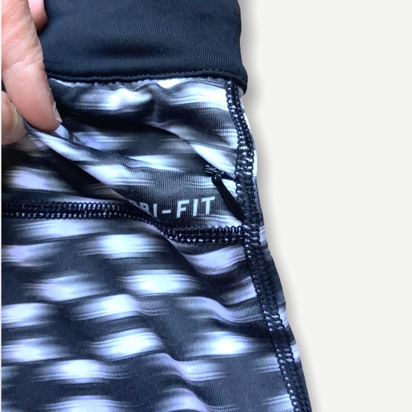 Nike Running Capris Leggings Black & White Sz XS - Picture 4 of 8